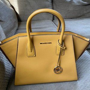 Brand New Michael Kors 'Avril" Large Leather Satchel in Marigold